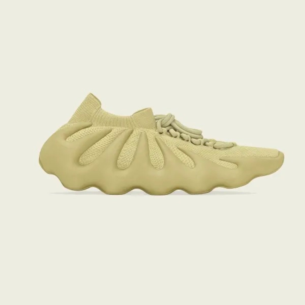 Unopened New! YEEZY 450 Sulphur M 7.5 / W 8.5
